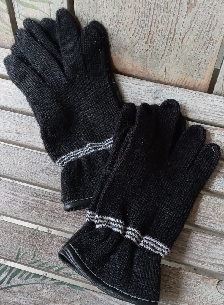 Wind Guard Glove
